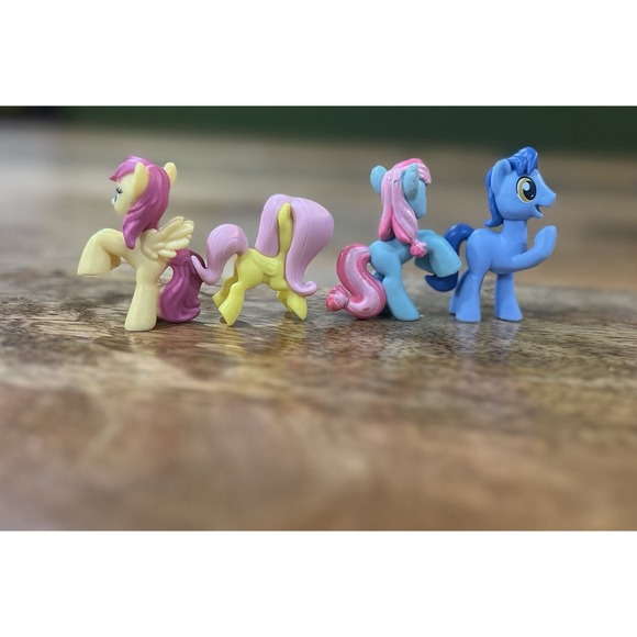 Lot Of 4 MLP , Two Fluttershy, Sweetie Blue ,Noteworthy - Picture 2 of 3